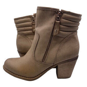 HOLIDAY $ PINKY Taupe Faux Leather Ankle Boots 8.5 Block Heel Zip Booties Women